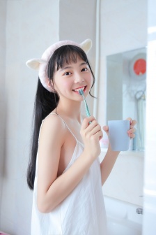 黑白潜行电影完整版